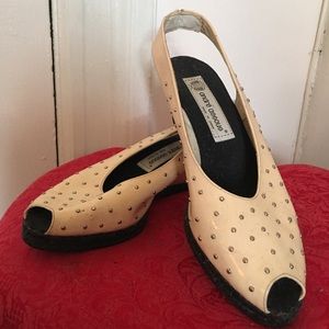 Vintage 80s Andre Assous  peep toe wedges Sz 8